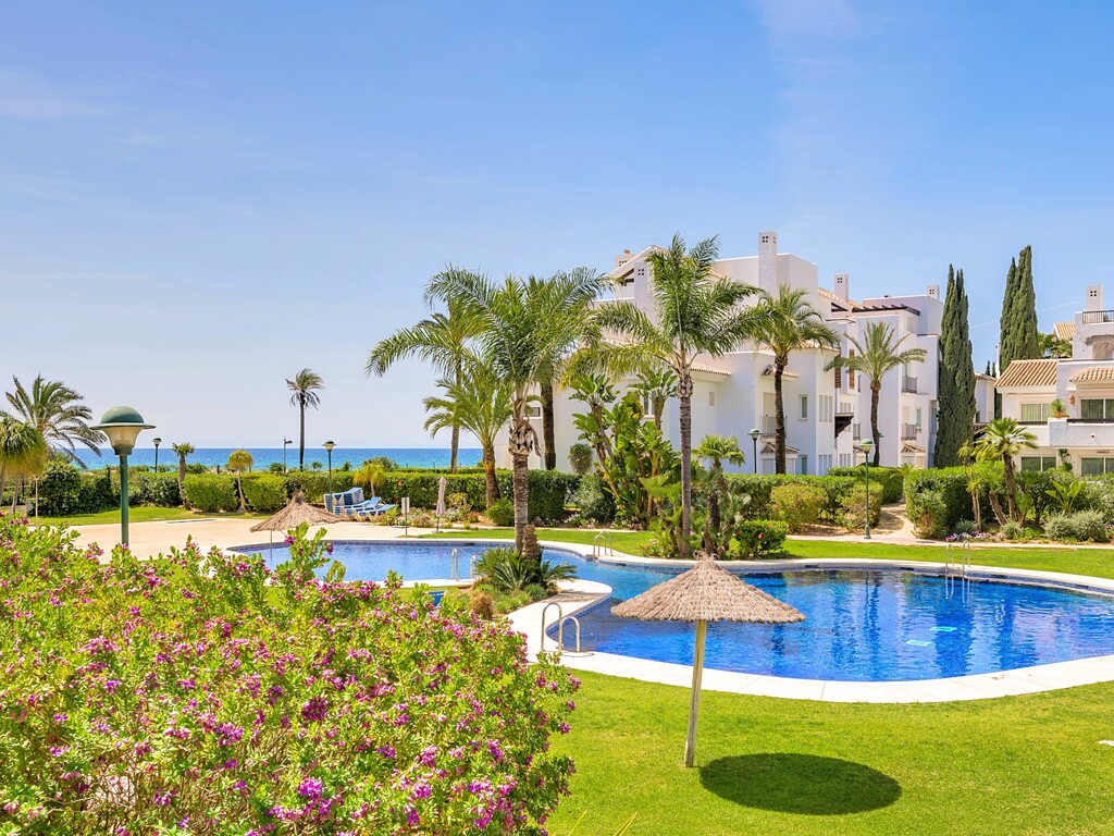 Luxury Apartment With A Beachfront Setting In Los Monteros