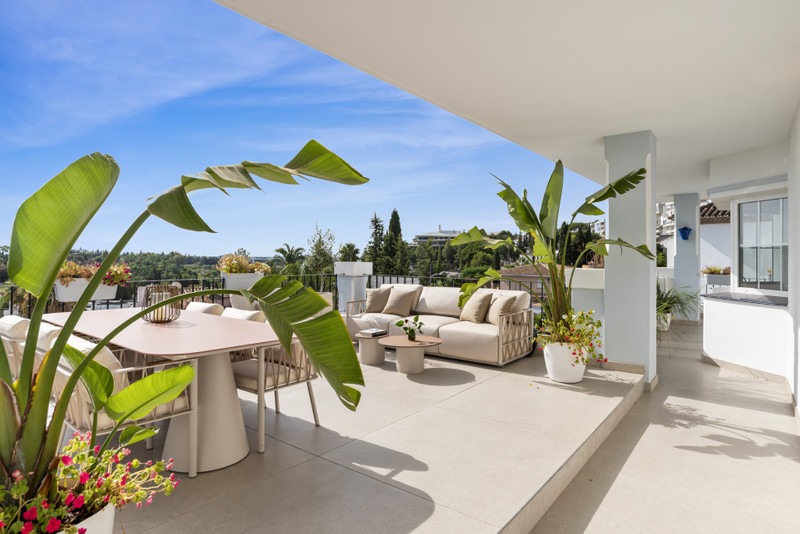 Modern Penthouse With Panoramic Views In Nueva Andalucia