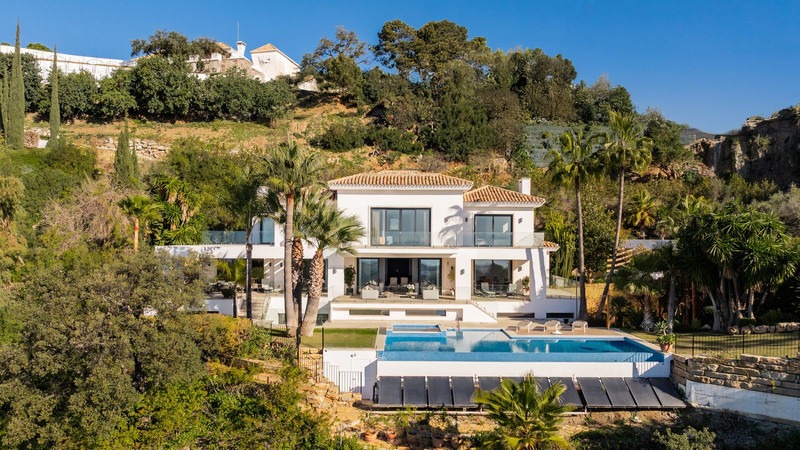 Modern Villa With Sea Views In La Zagaleta