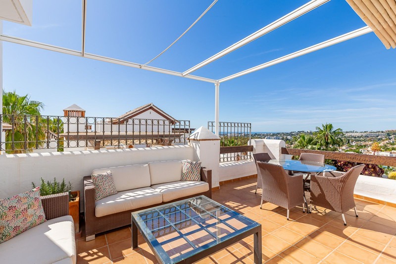 Luxury Penthouse With Panoramic Views In Nueva Andalucia