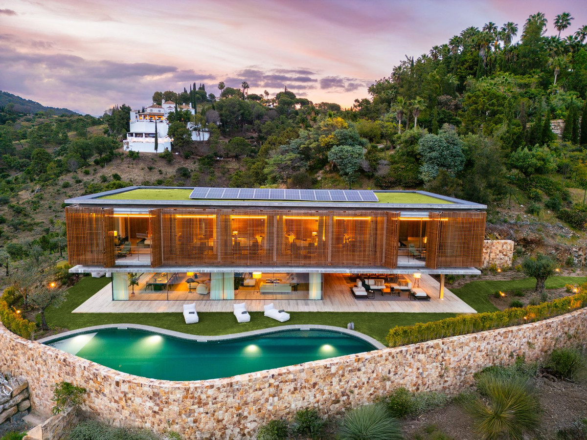 Modern Villa With Panoramic Views In Benahavís