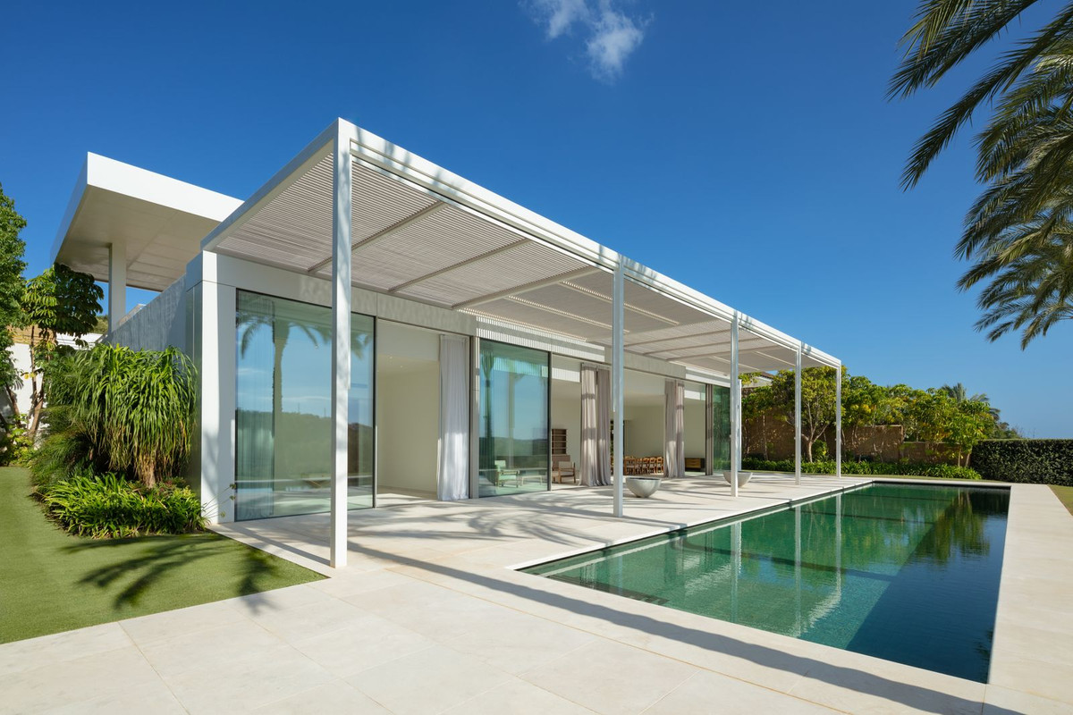 Luxurious Villa With Golf Views In Casares Playa