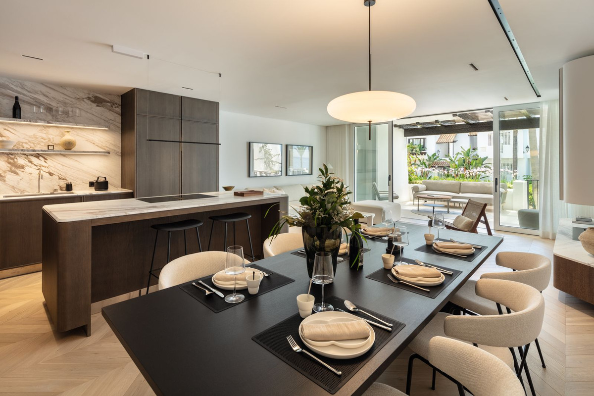 Modern Apartment With Sea Views In The Golden Mile