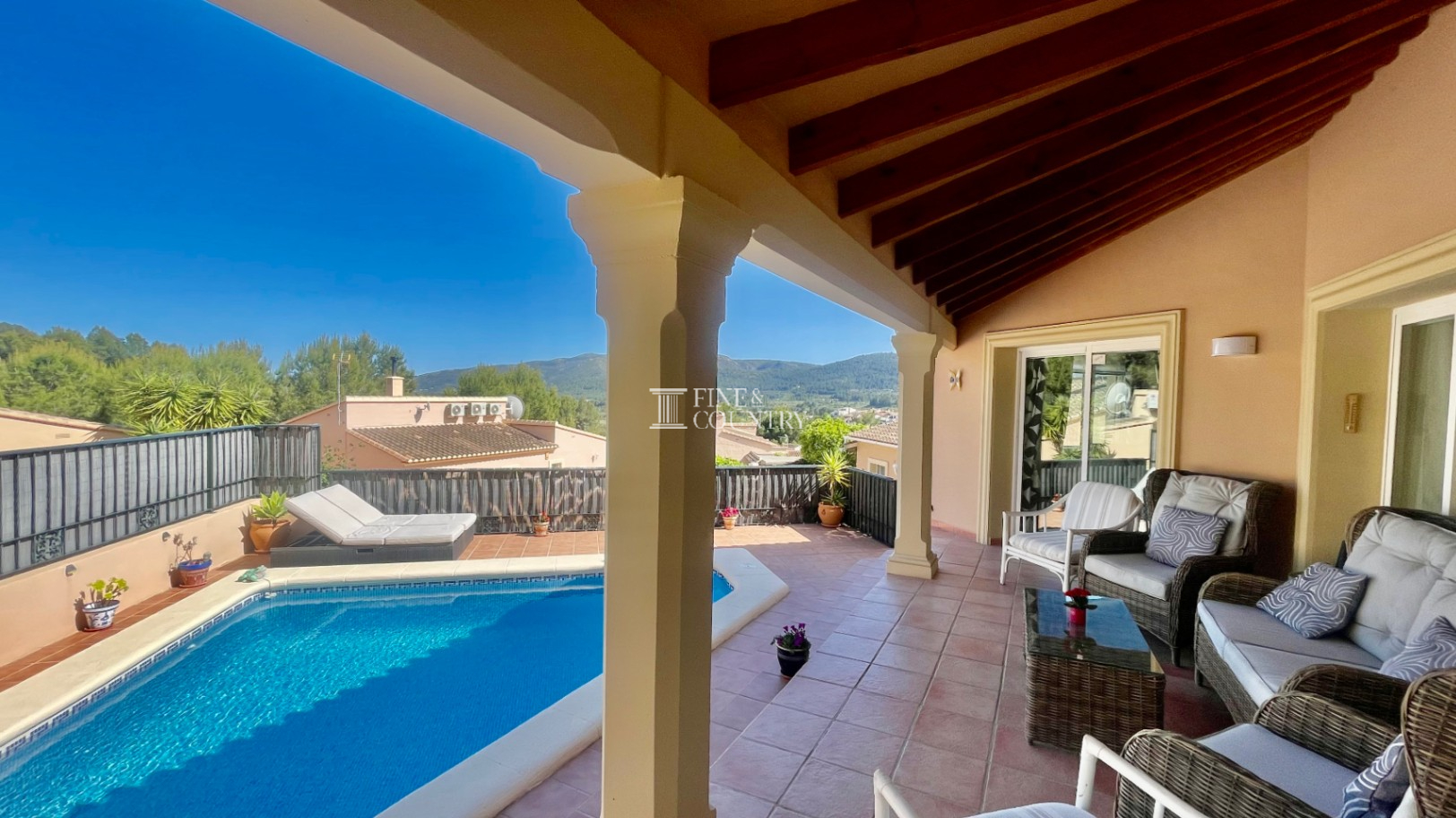 Contemporary Villa With Mountain Views In Alcalali