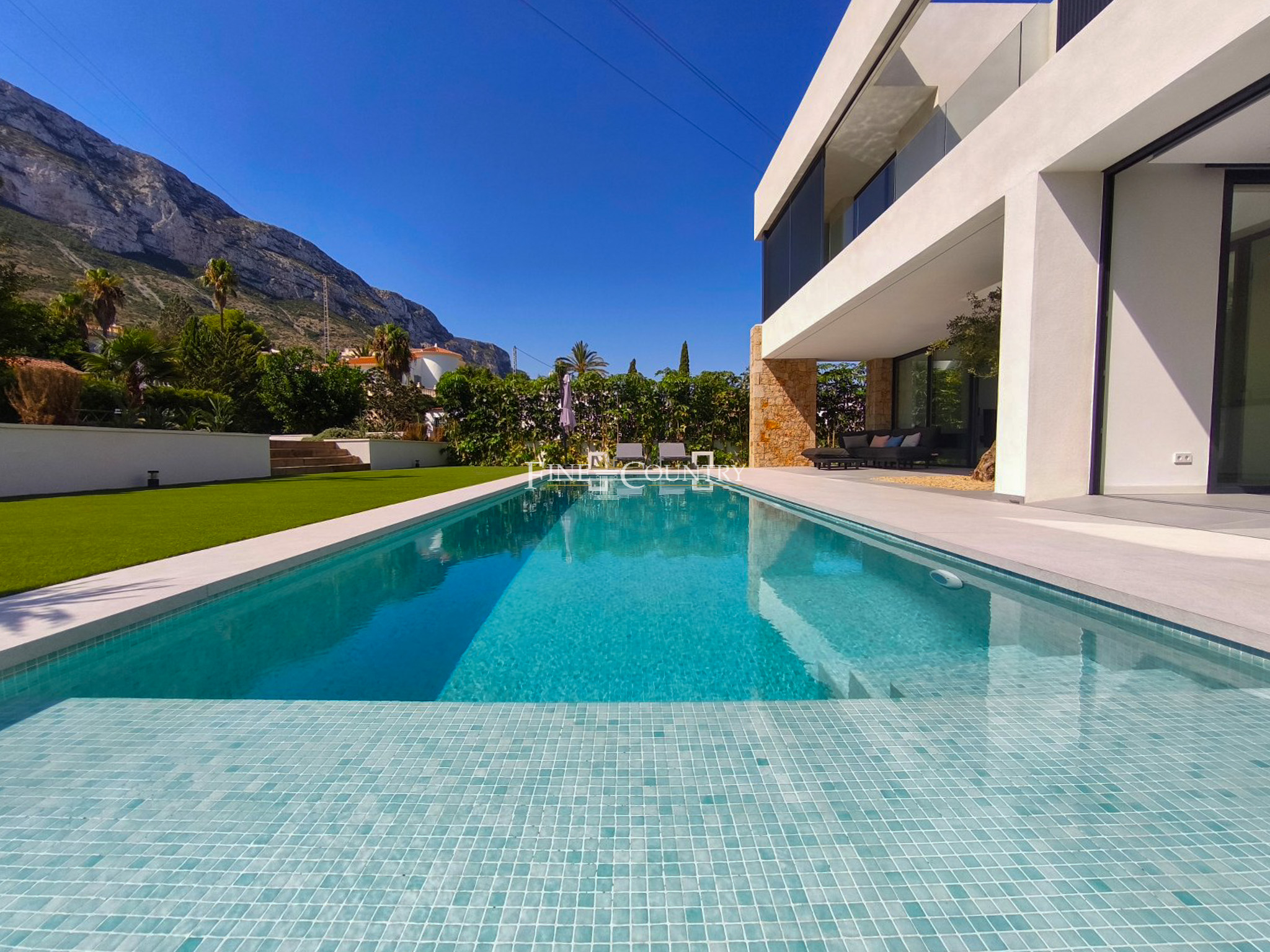 Contemporary Villa With Panoramic Views In Denia