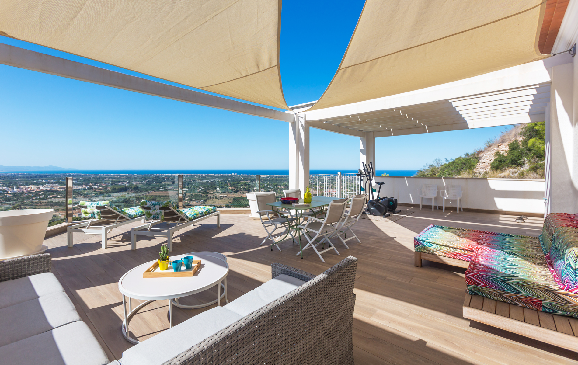 Contemporary Villa With Panoramic Views In Denia