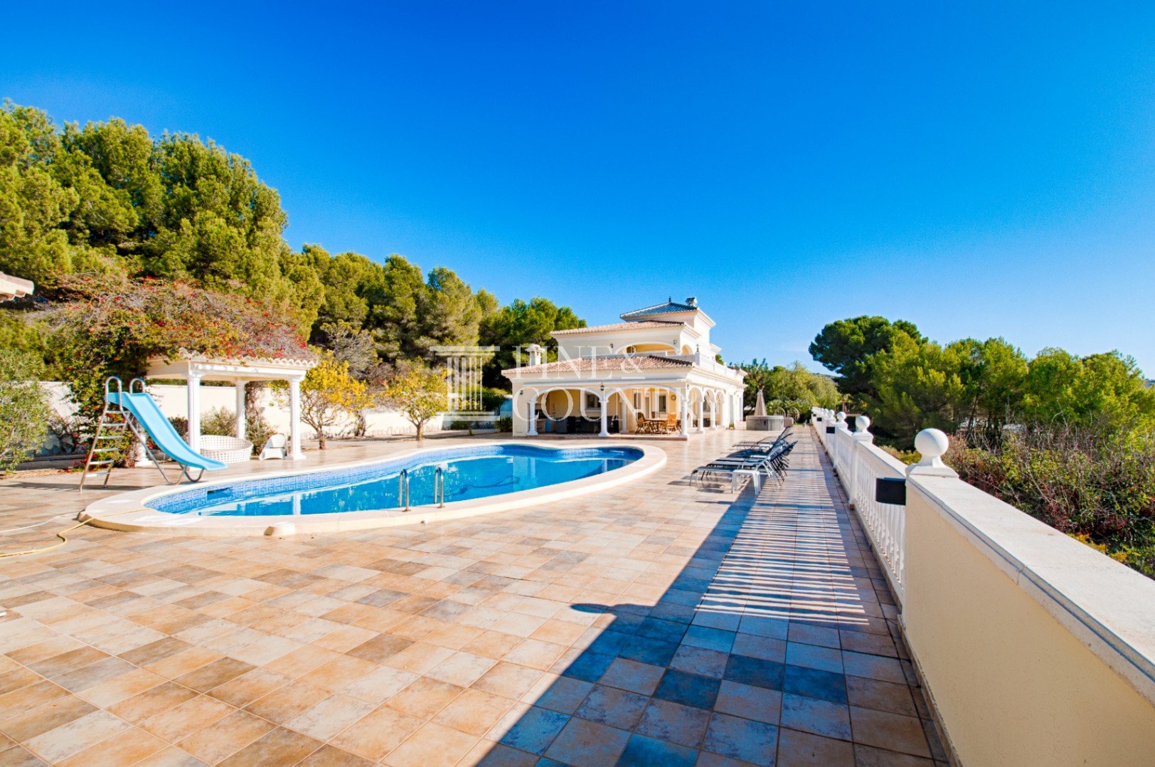 Contemporary Villa With Sea Views In Moraira