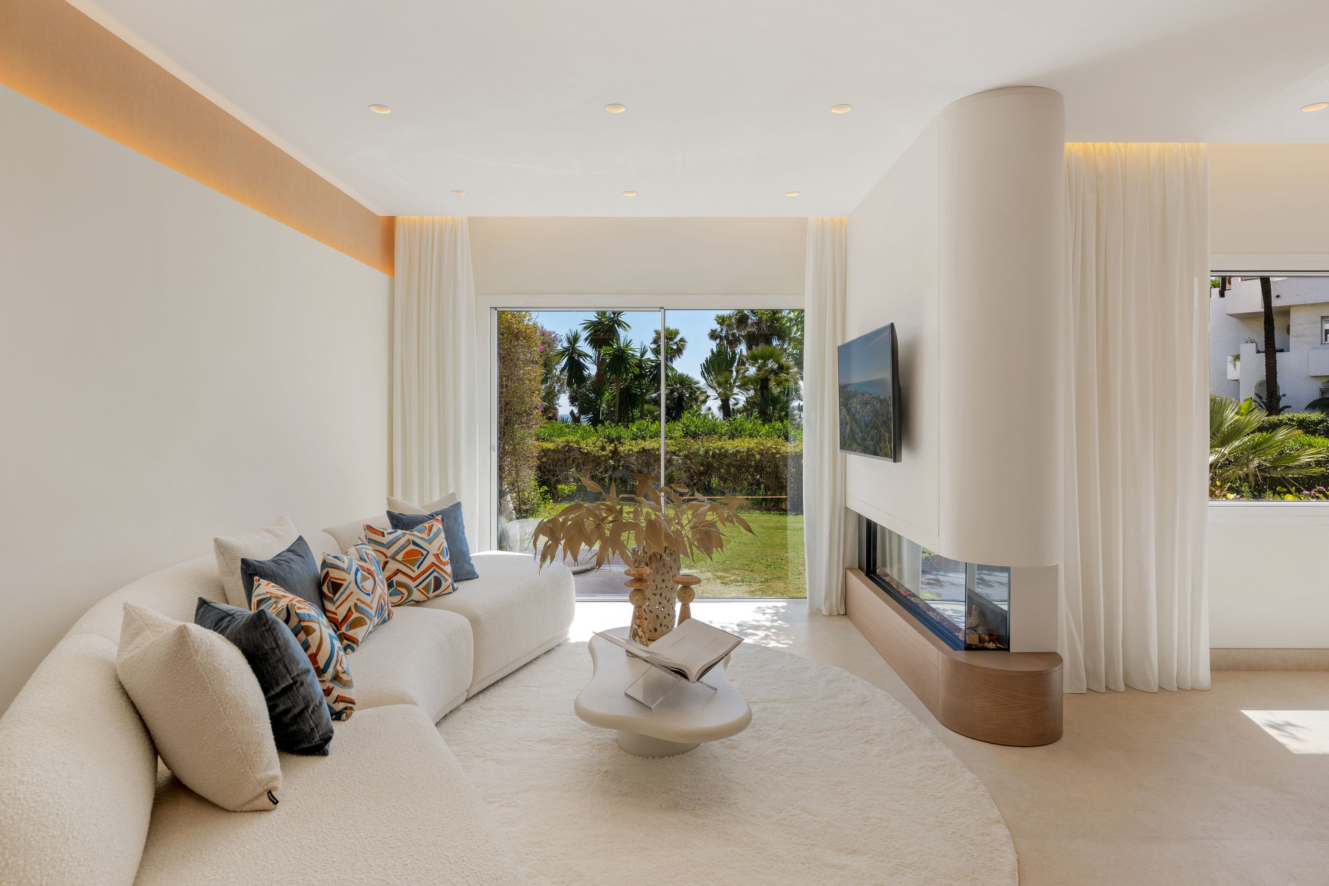 Maison Costalita, Renovated 3-Bedroom Apartment On The New Golden Mile