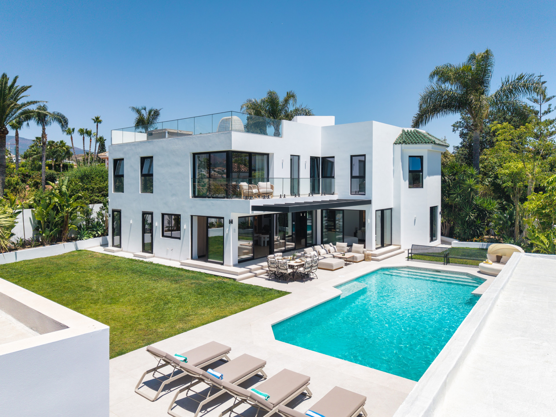 Newly Renovated Family Residence In Bel Air, Estepona